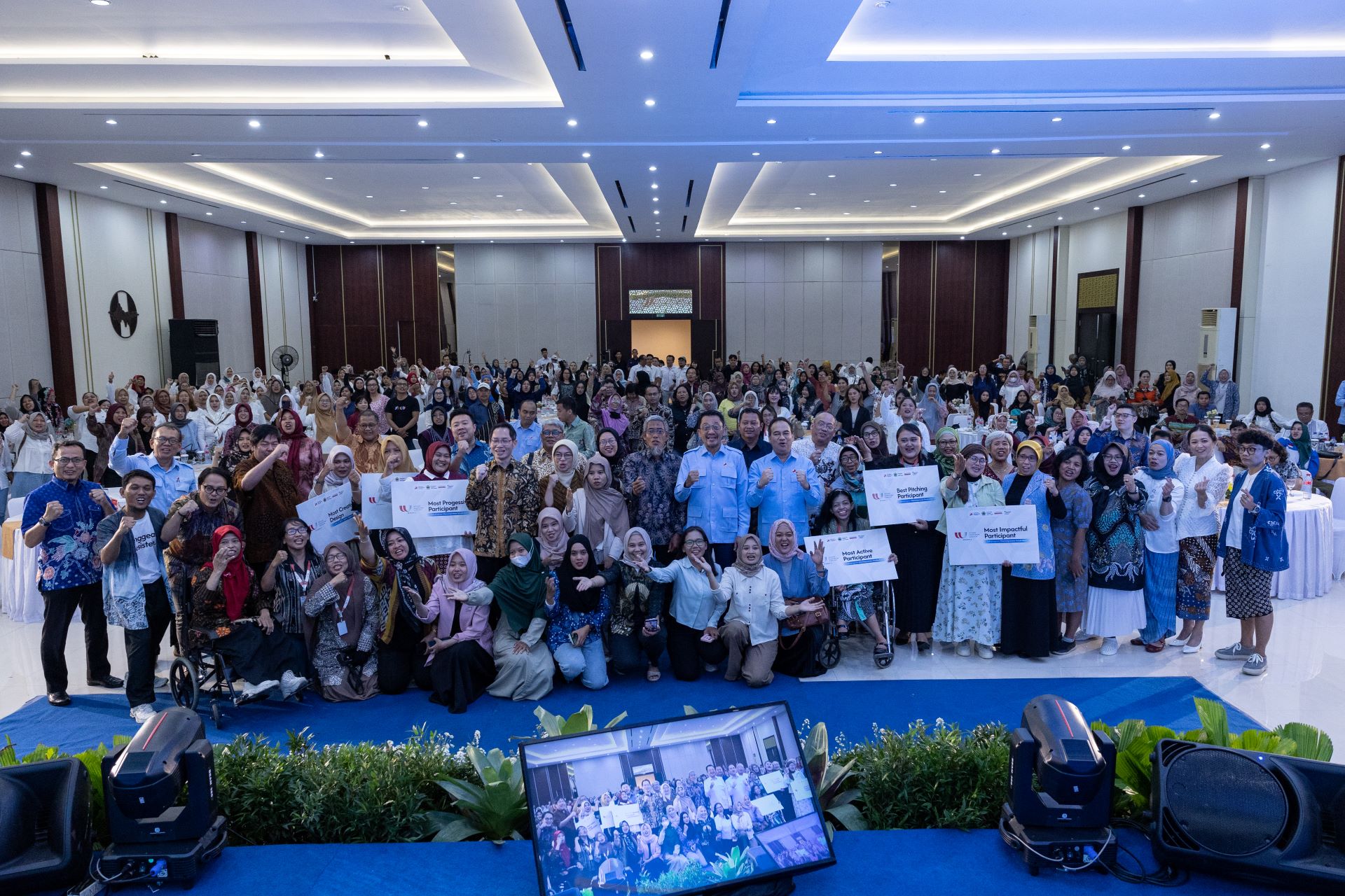 Woman Ecosystem Catalyst-94 (1)