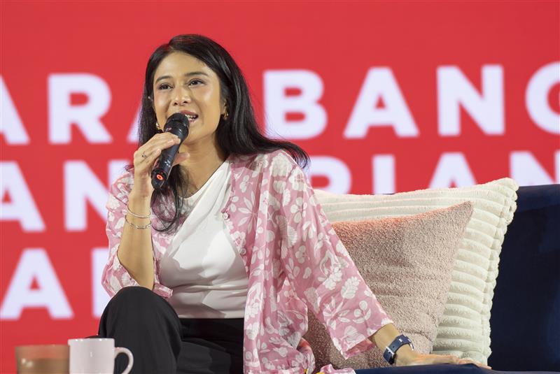 Dian Sastro 3
